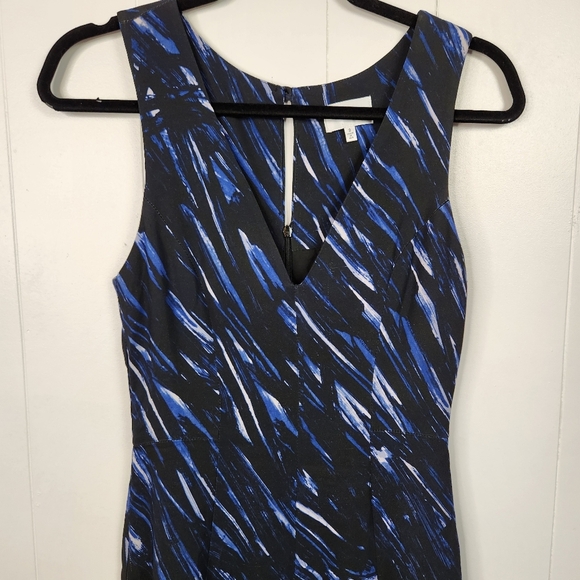 MILLY Blue Brushstroke Print V-Neck Sheath Work Career Office Midi Dress size 2 - Picture 5 of 13